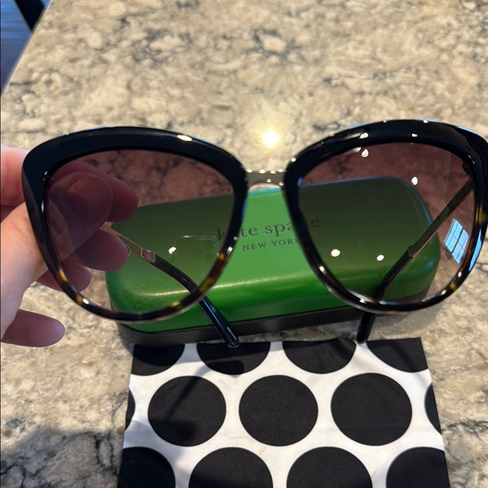 Kate Spade Black and Tortoise Sunglasses with Green Case - Picture 7 of 7